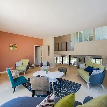 Les Tarentes : Pool And Sea View Villa Ollioules